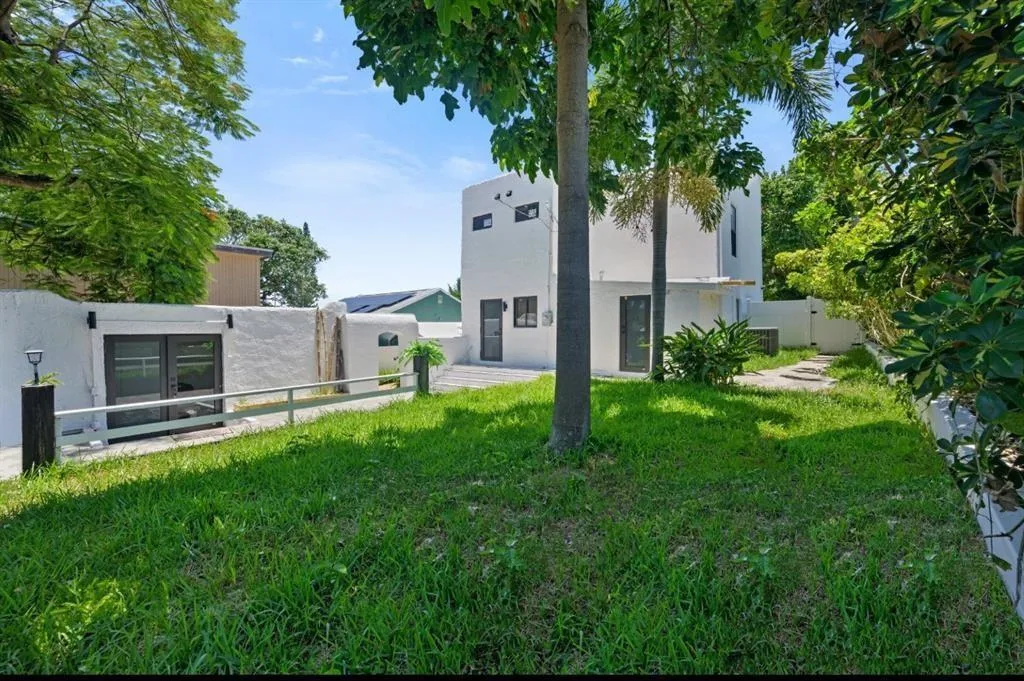 823 33RD Street, West Palm Beach, FL 33407 photo 3