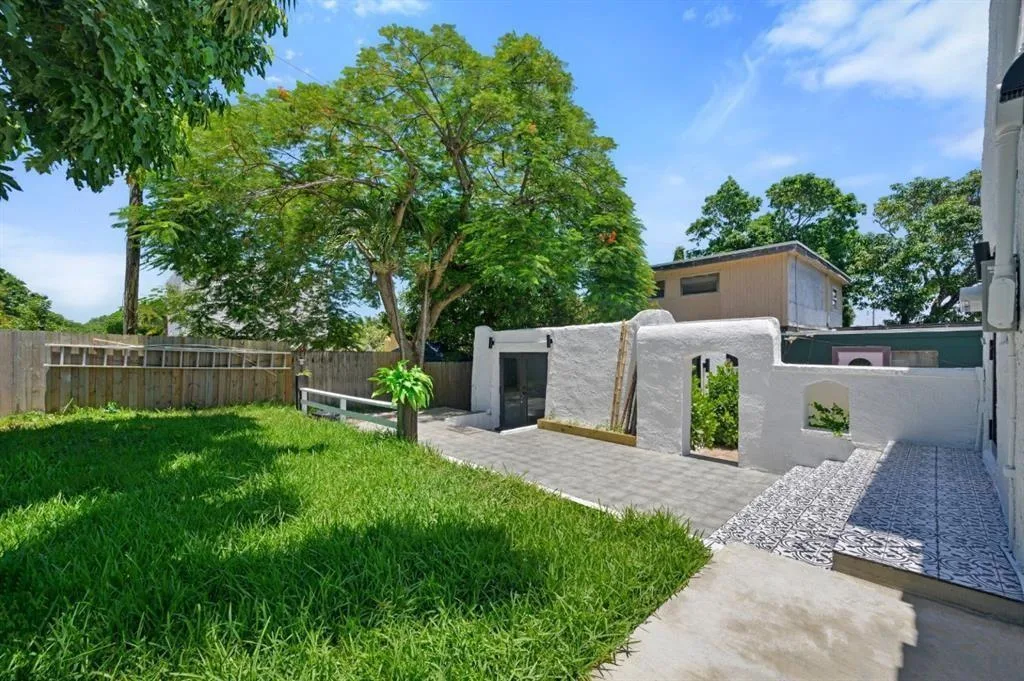 823 33RD Street, West Palm Beach, FL 33407 photo 4