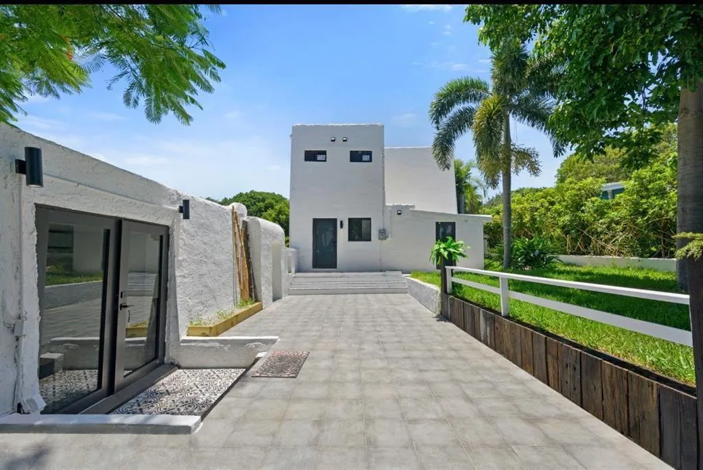 823 33RD Street, West Palm Beach, FL 33407 photo 5
