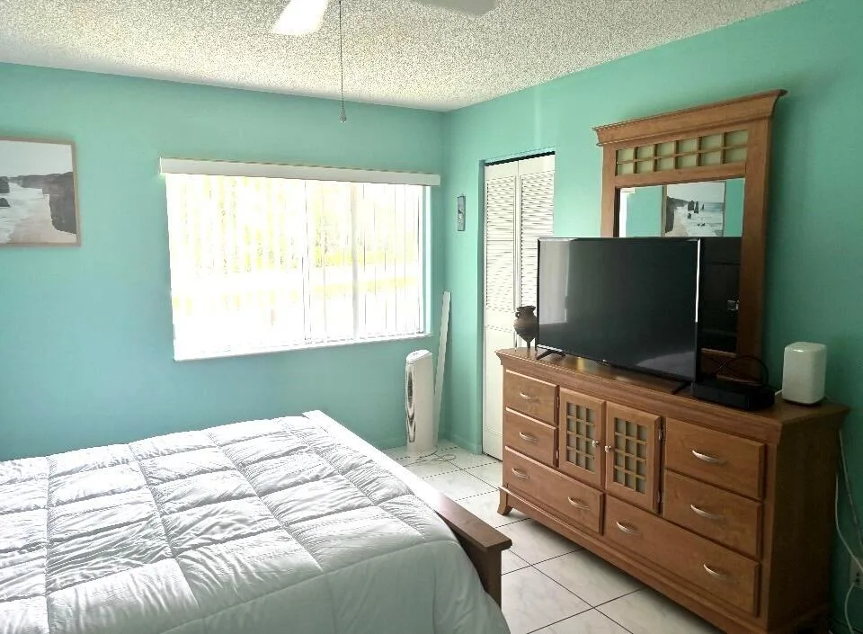 101 LAKE PINE Circle # B-2, FL 33463 photo 6