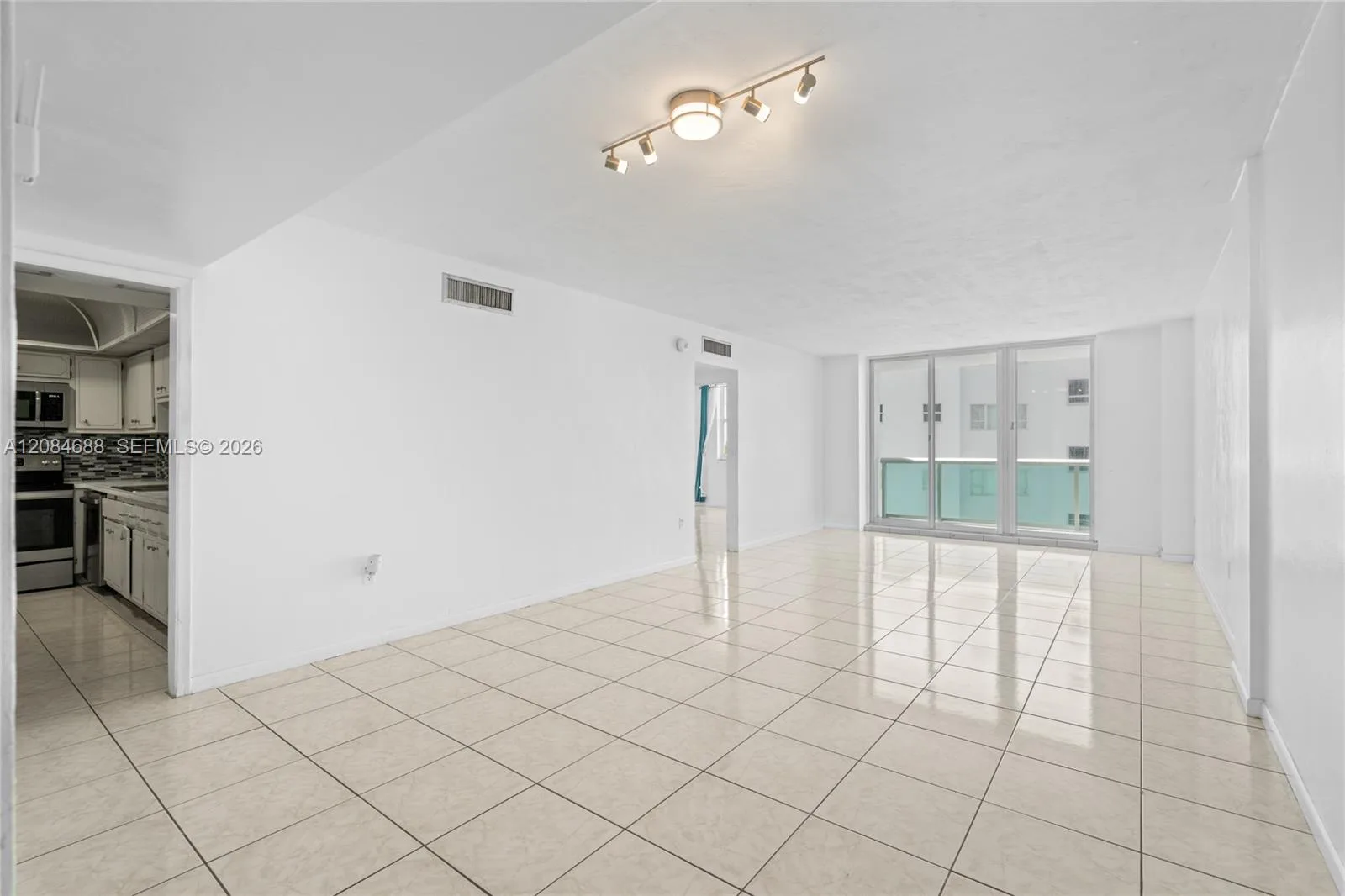 5001 Collins Ave # 5E, Miami Beach, FL 33140
