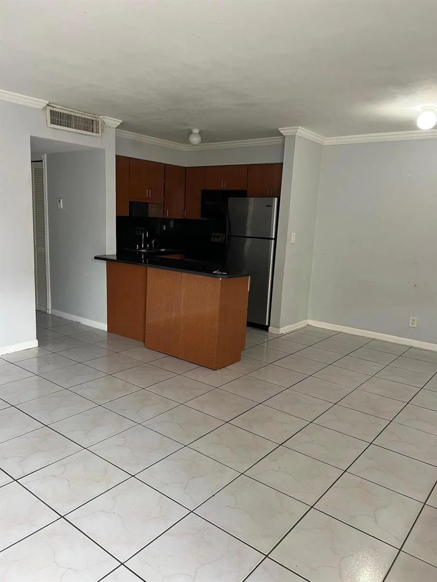 4051 NE 13th Avenue # 61-3, Oakland Park, FL 33334 photo 2