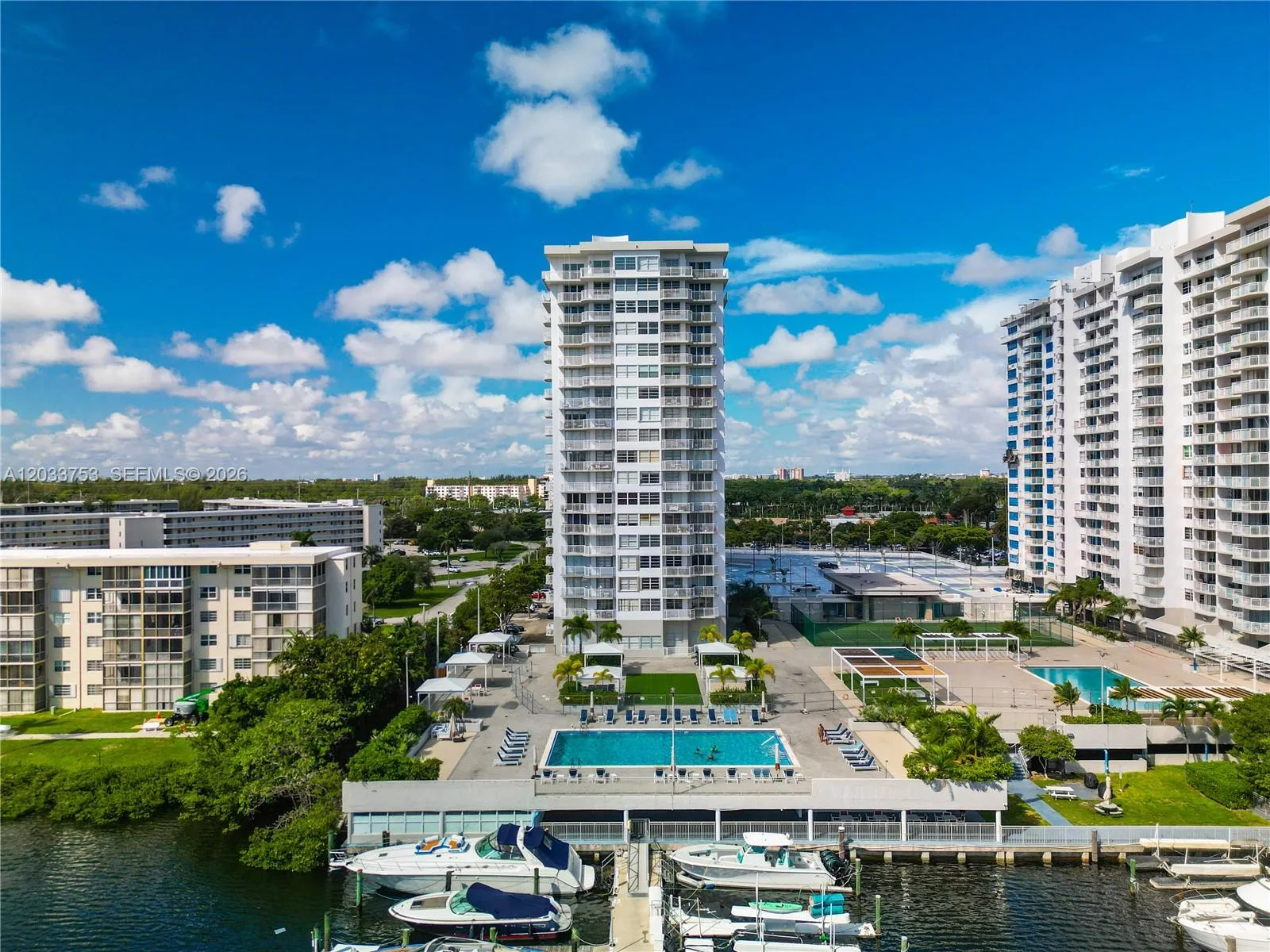 18011 Biscayne Blvd # 902, Aventura, FL 33160