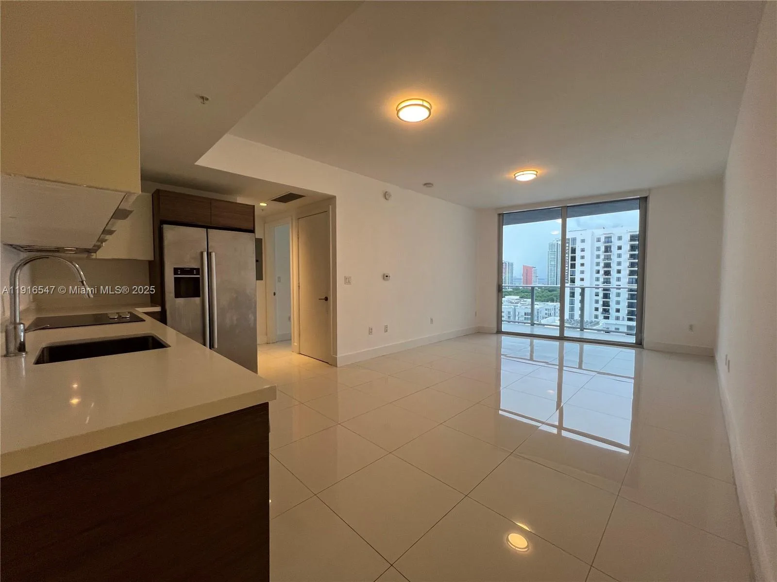 1010 SW 2nd Ave # 1610, Miami, FL 33130