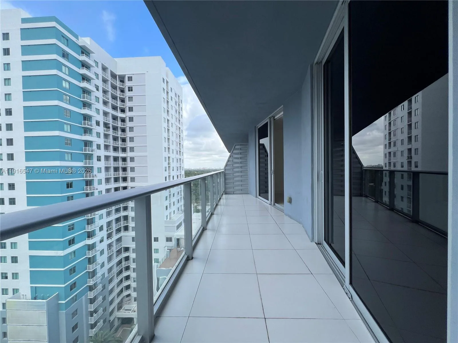 1010 SW 2nd Ave # 1610, Miami, FL 33130 photo 10