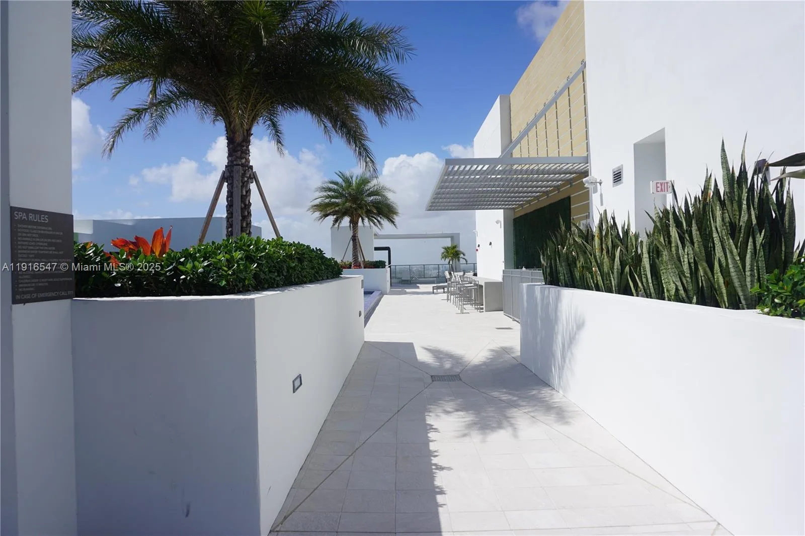 1010 SW 2nd Ave # 1610, Miami, FL 33130 photo 12
