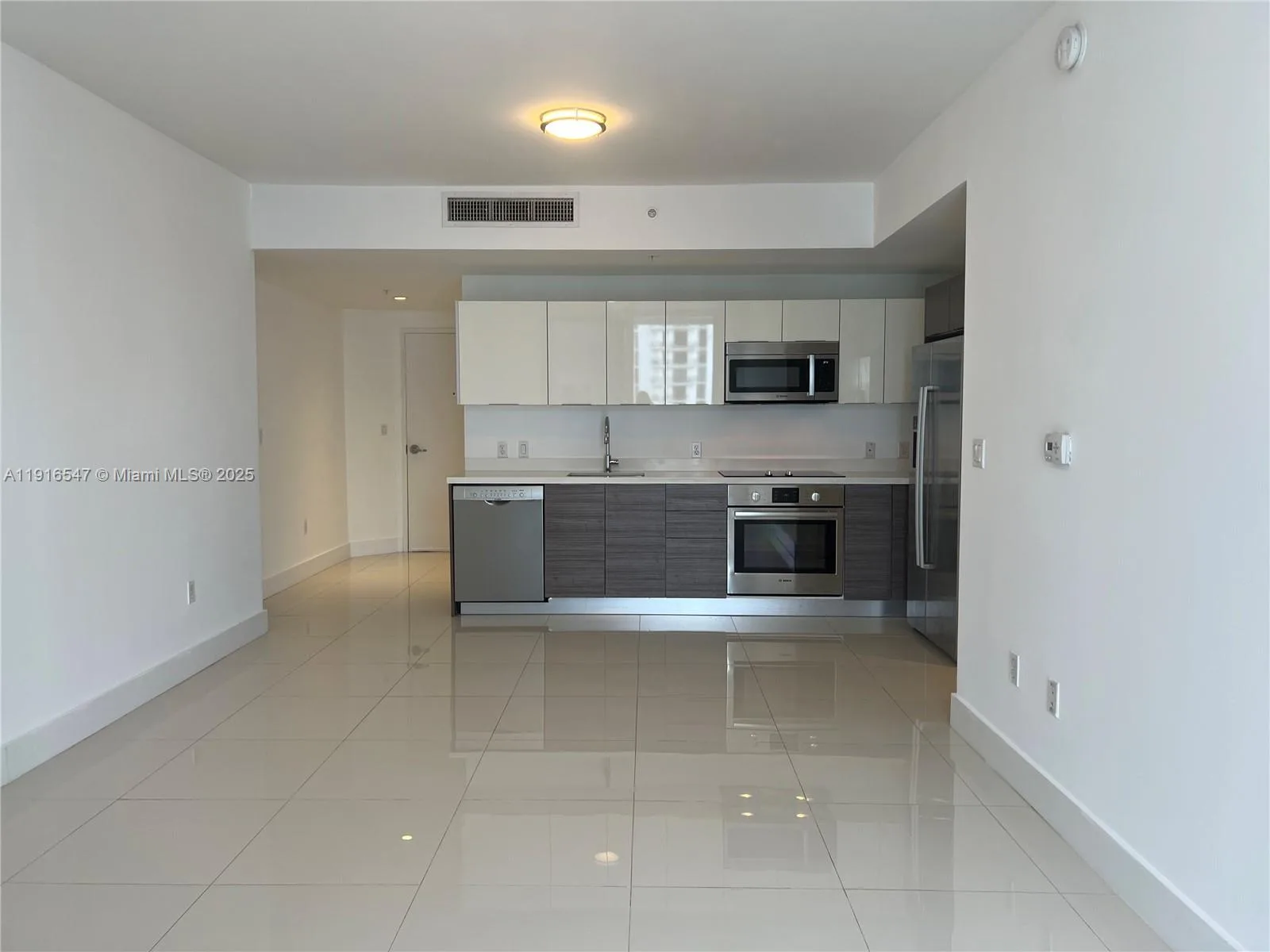 1010 SW 2nd Ave # 1610, Miami, FL 33130 photo 3