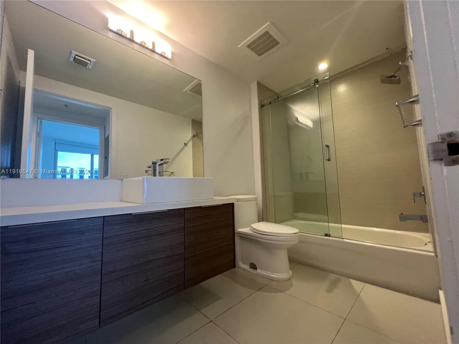 1010 SW 2nd Ave # 1610, Miami, FL 33130 photo 9