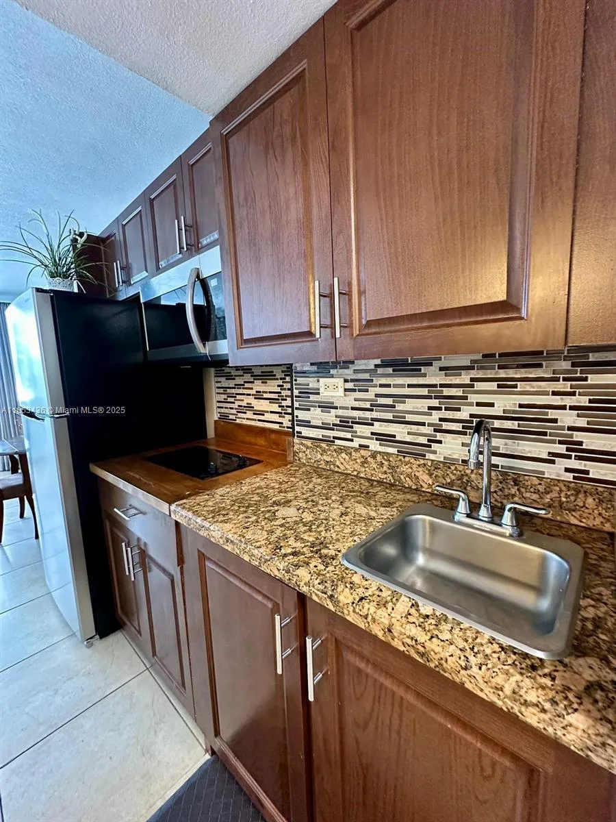 19201 Collins Ave # 108, Sunny Isles Beach, FL 33160 photo 3