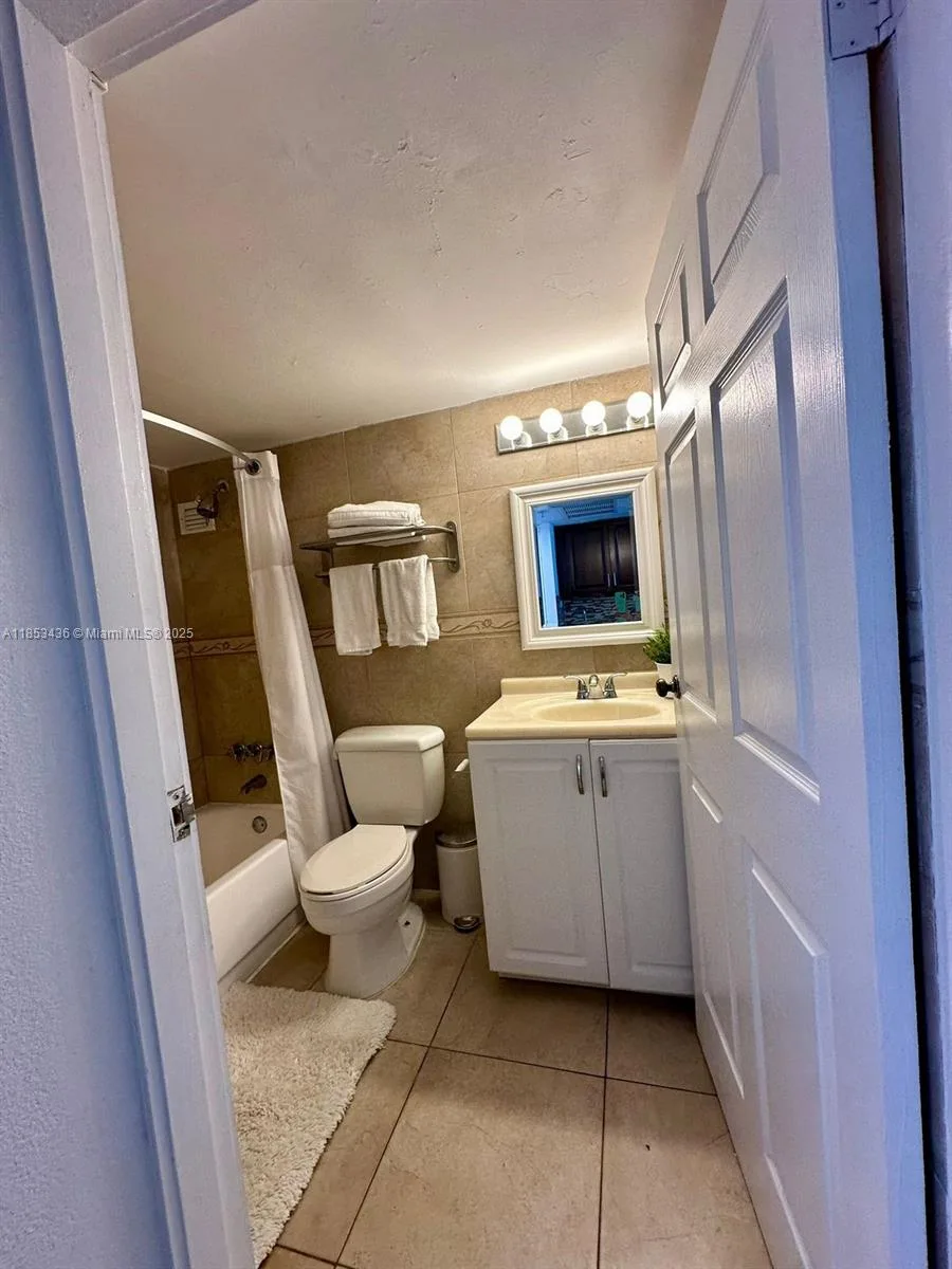 19201 Collins Ave # 108, Sunny Isles Beach, FL 33160 photo 6