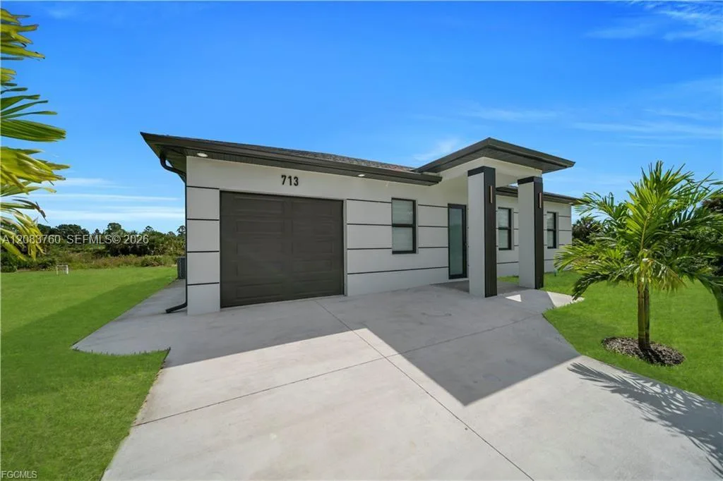 711 Roma Ave, Lehigh Acres, FL 33974