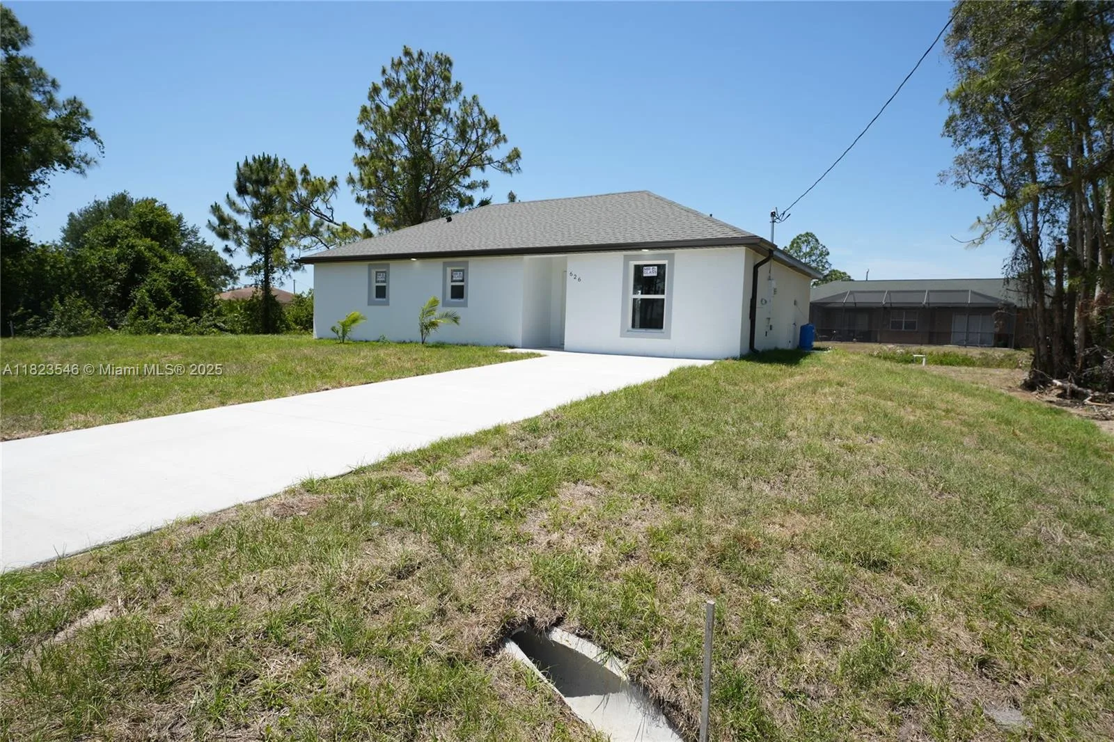 626 Hobart Ave S, Lehigh Acres, FL 33974