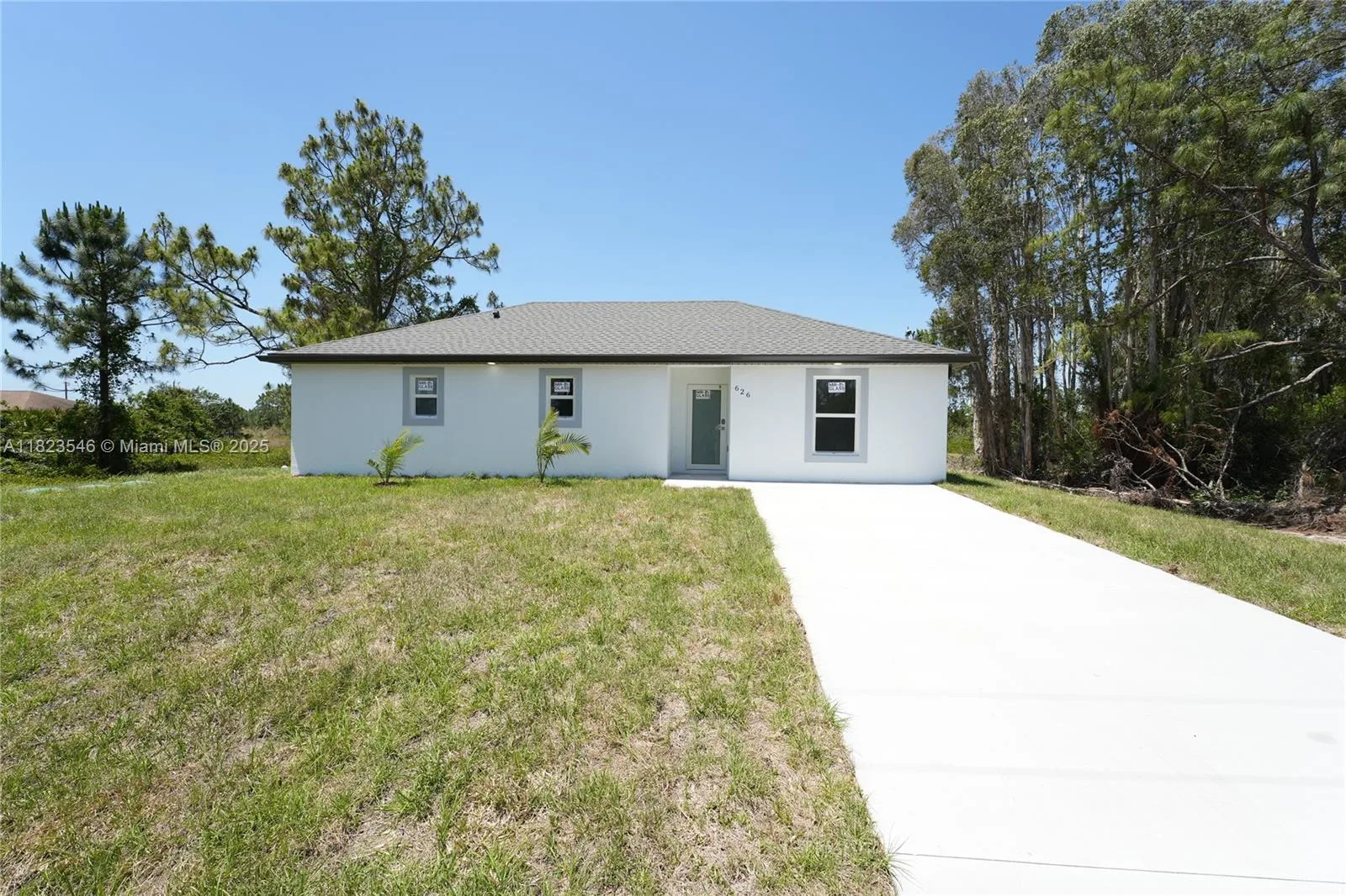 626 Hobart Ave S, Lehigh Acres, FL 33974 photo 2