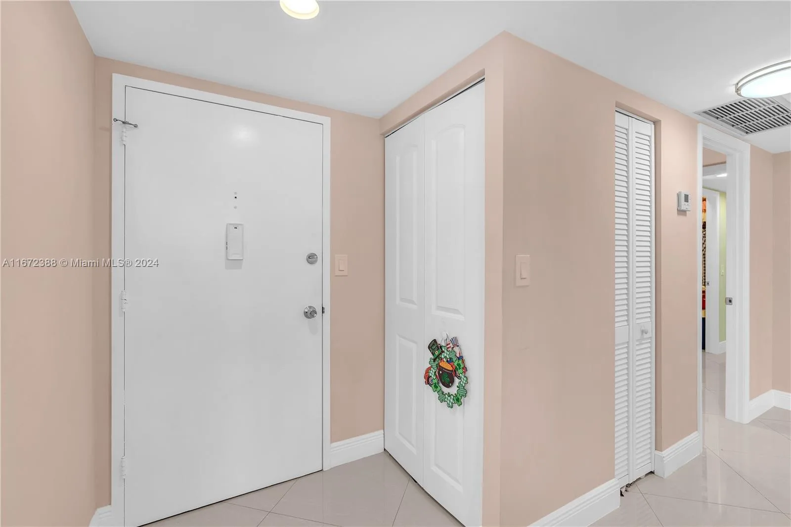 1301 NE Miami Gardens Dr # 1225W, Miami, FL 33179 photo 2