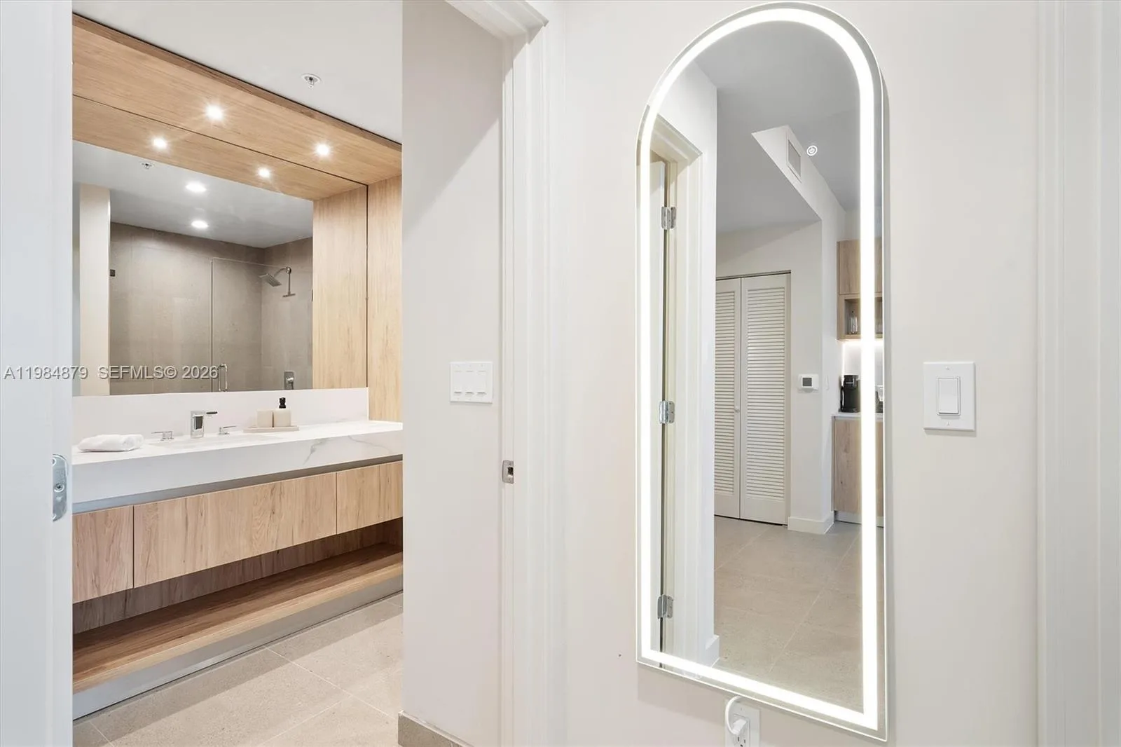 11 NE 6th St # 1805, Miami, FL 33132 photo 12