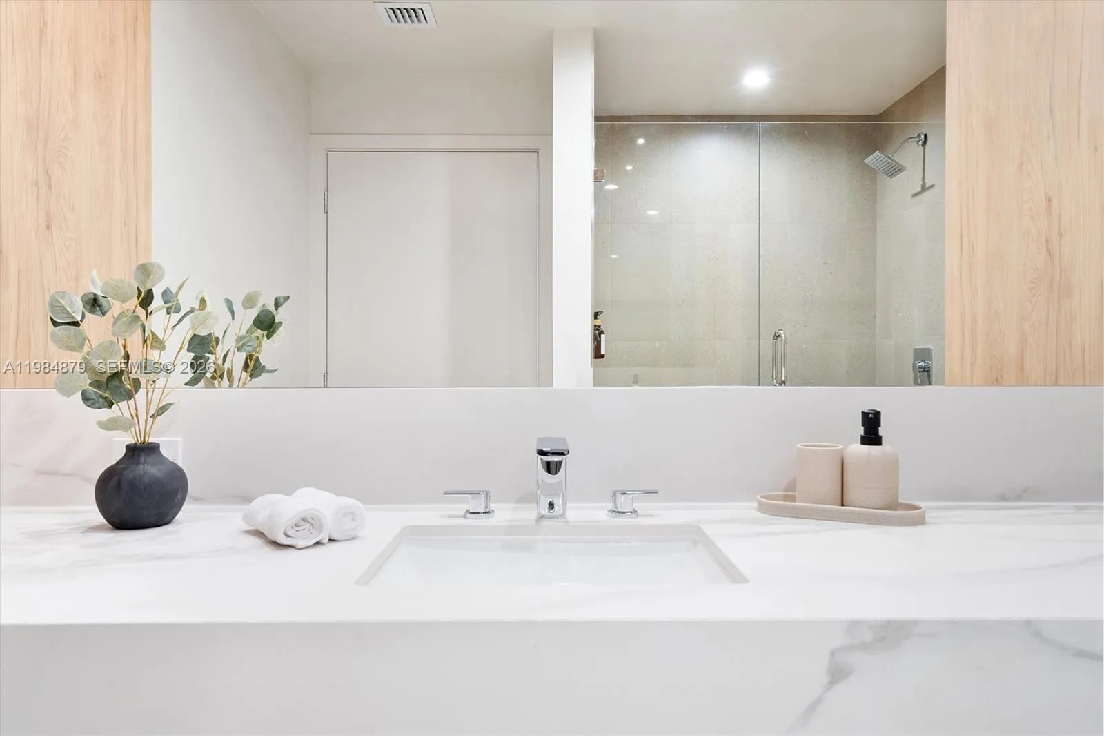 11 NE 6th St # 1805, Miami, FL 33132 photo 13