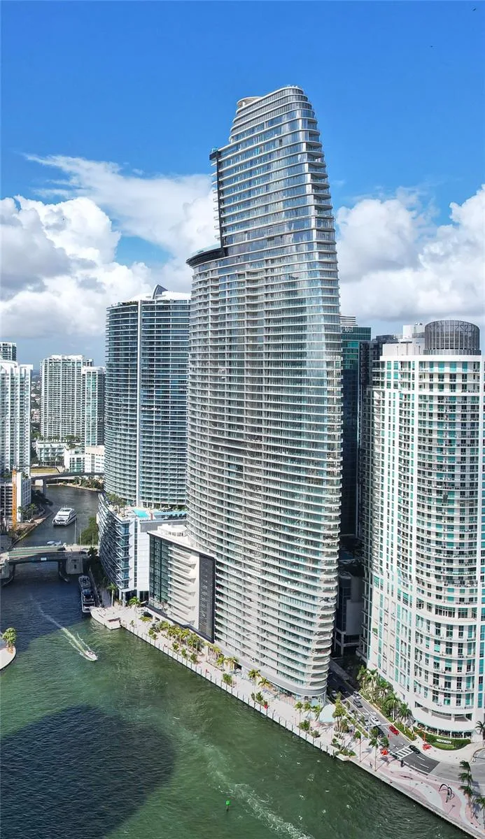 300 Biscayne Blvd Way # 2809, Miami, FL 33131