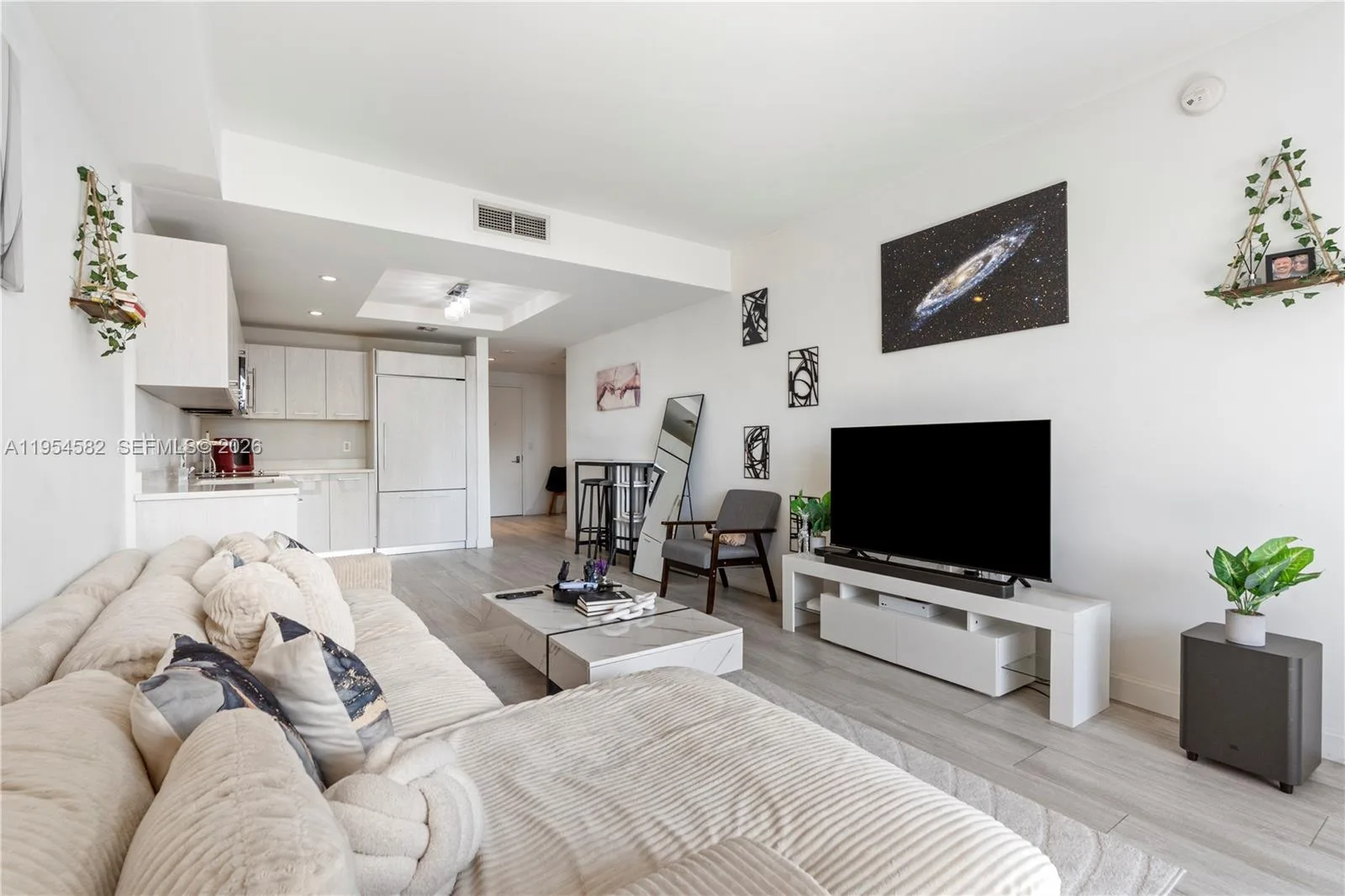 55 SW 9th St # 3005, Miami, FL 33130 photo 6