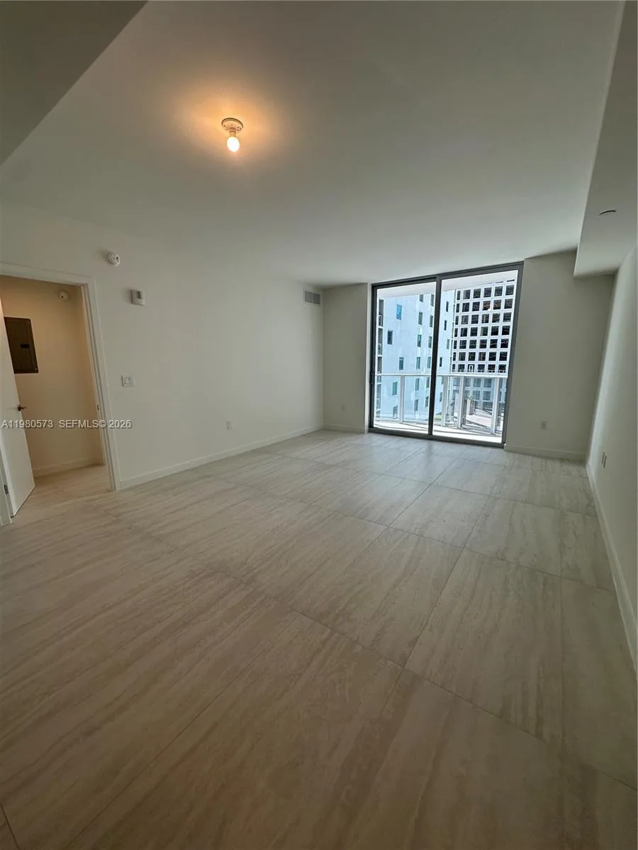 77 SE 5th St # 1514, Miami, FL 33131 photo 4