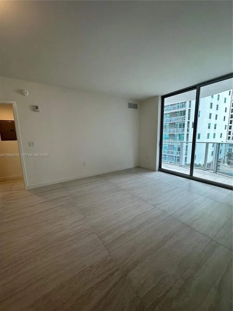 77 SE 5th St # 1514, Miami, FL 33131 photo 5