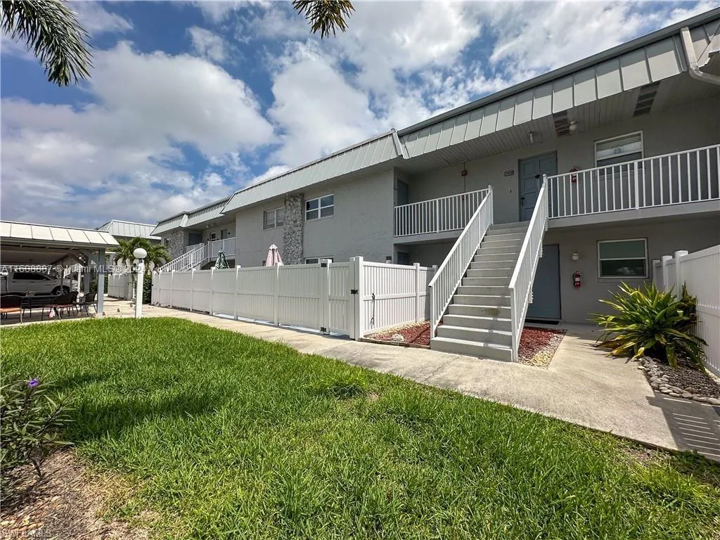 6777 Winkler # 168, Fort Myers, FL 33919
