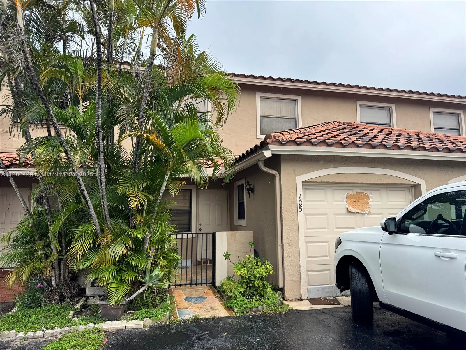 2531 W 60th Pl # 105-18, Hialeah, FL 33016