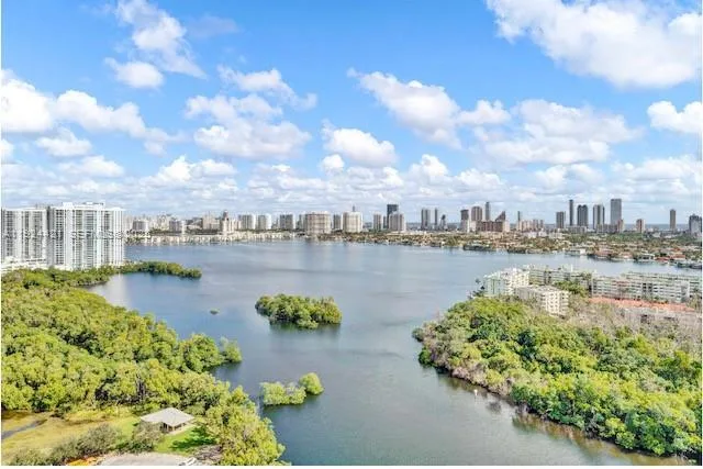 16385 Biscayne Blvd # 2302, North Miami Beach, FL 33160