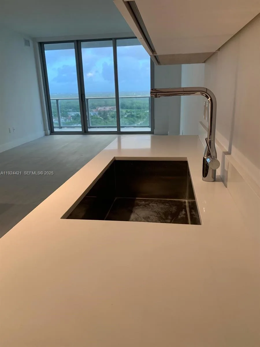 16385 Biscayne Blvd # 2302, North Miami Beach, FL 33160 photo 13
