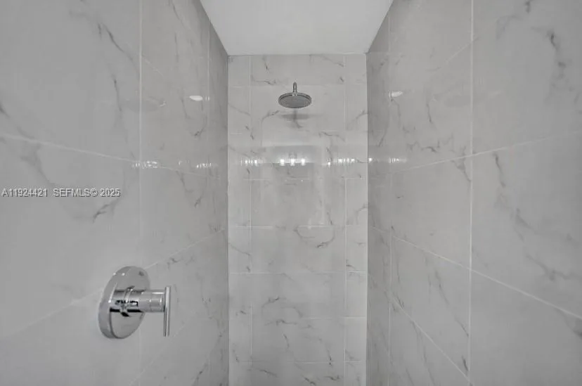 16385 Biscayne Blvd # 2302, North Miami Beach, FL 33160 photo 8