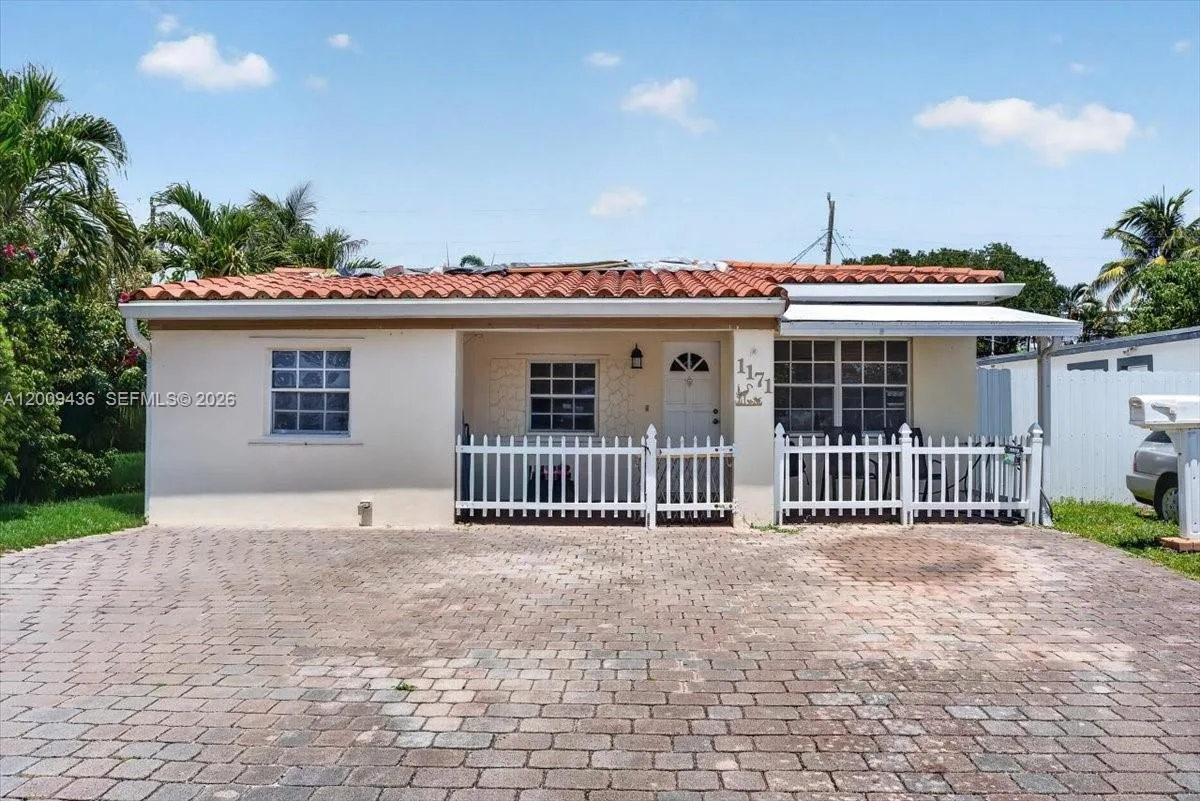 1171 NE 182nd St, North Miami Beach, FL 33162