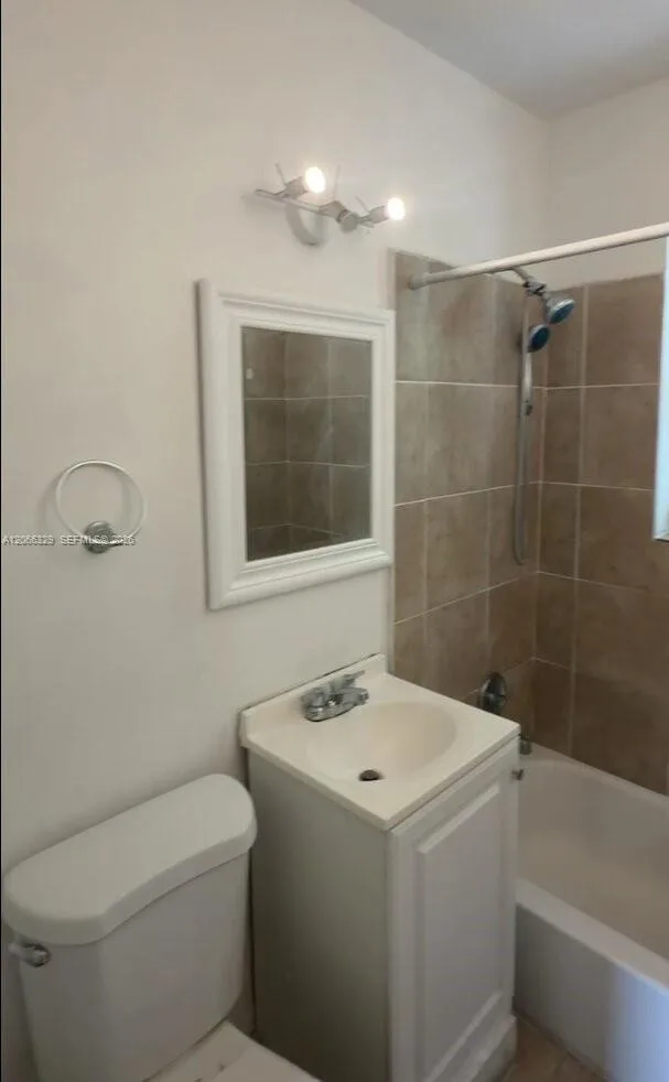 640 SW 5th St # 4, Miami, FL 33130 — zdjęcie 4
