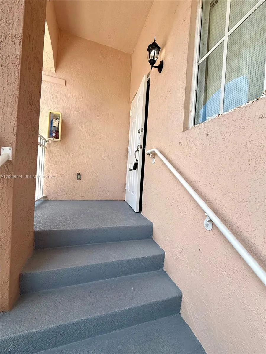 1260 SE 27th St # 204, Homestead, FL 33035 — zdjęcie 2