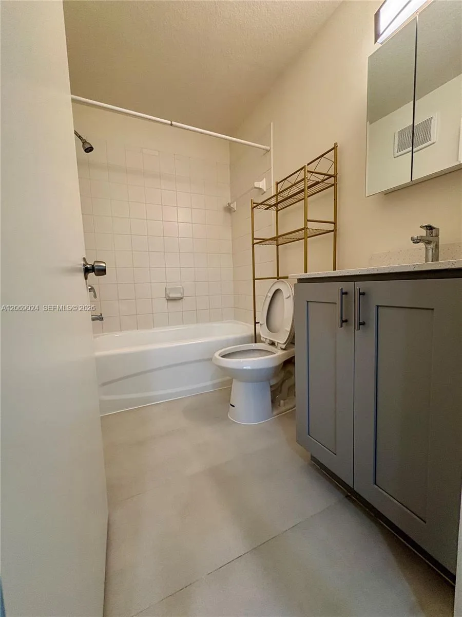 1260 SE 27th St # 204, Homestead, FL 33035 photo 9