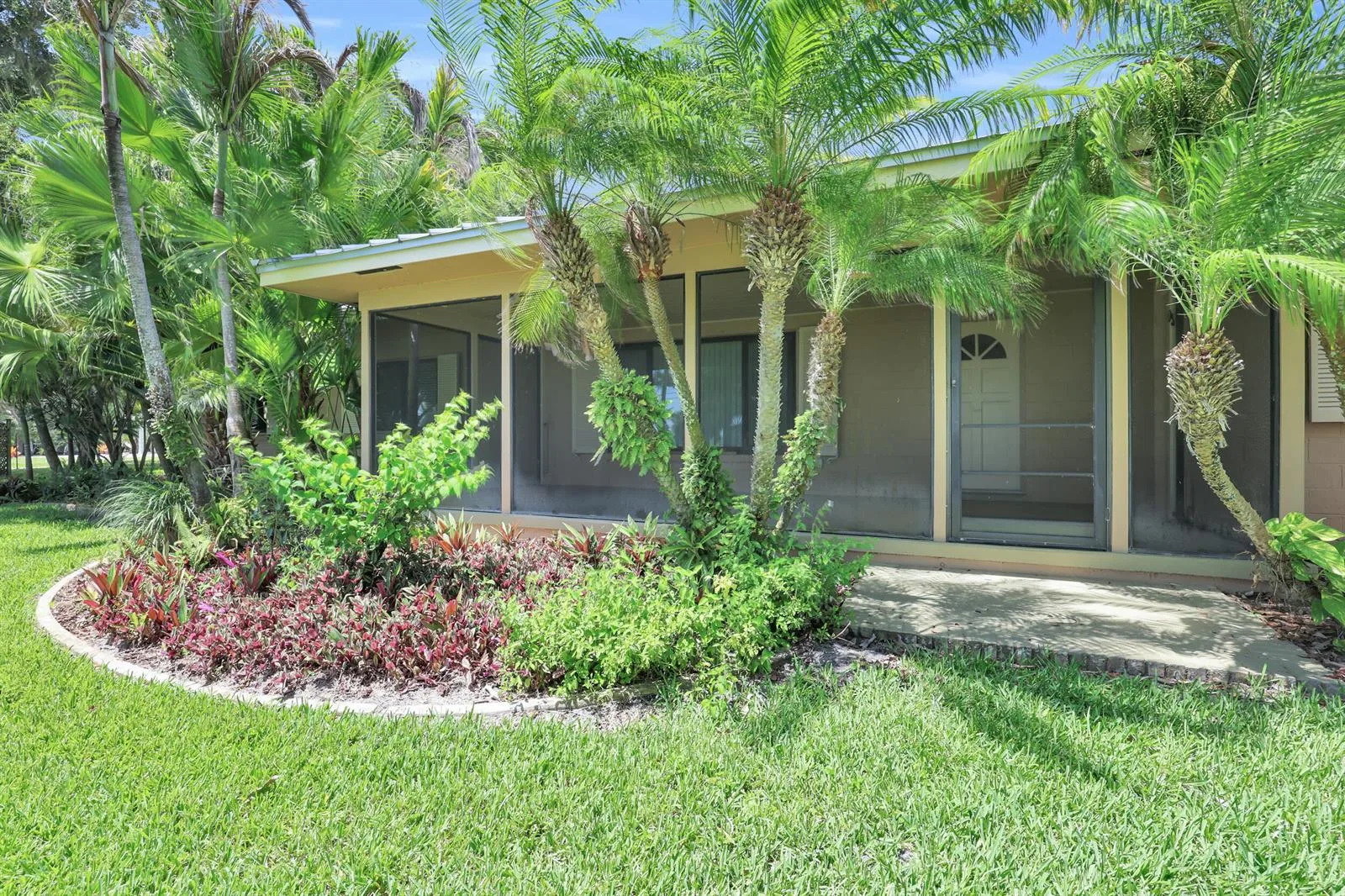 8609 S Indian River Drive, Fort Pierce, FL 34982 photo 2
