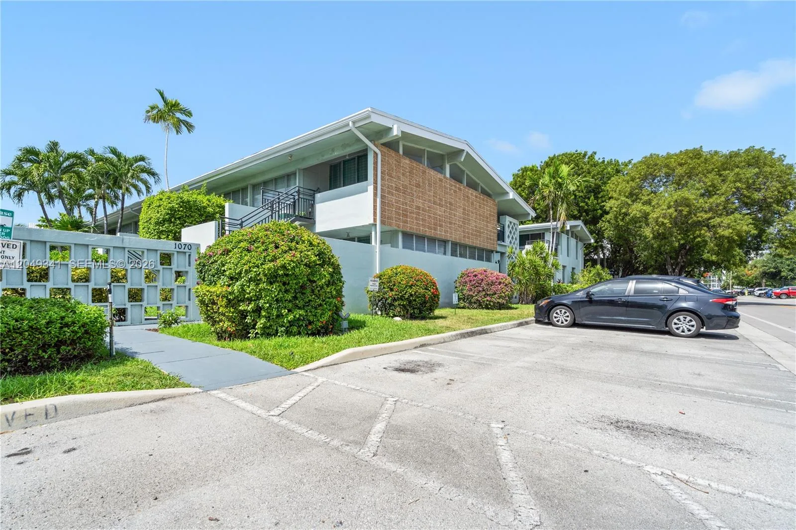 1070 98th St # 14, Bay Harbor Islands, FL 33154 photo 2
