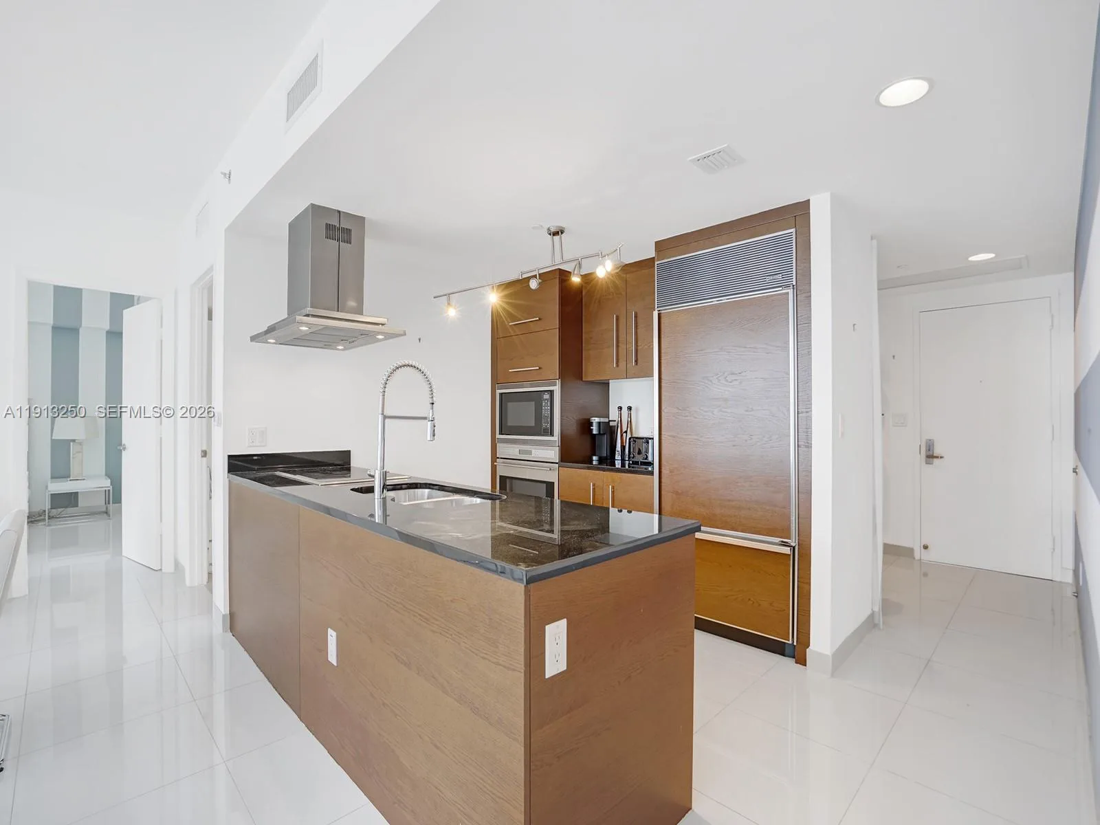 495 Brickell Ave # 2504, Miami, FL 33131 photo 2