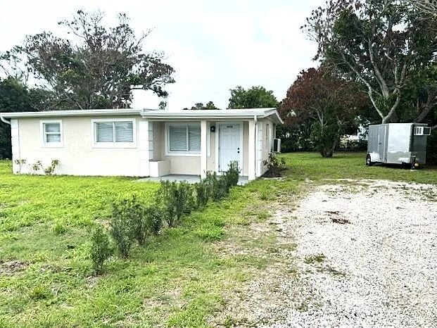 8658 SE Anthion Way, Hobe Sound, FL 33455 photo 2