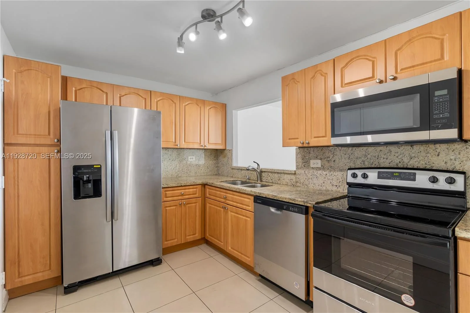 7135 Collins Ave # 613, Miami Beach, FL 33141 photo 4