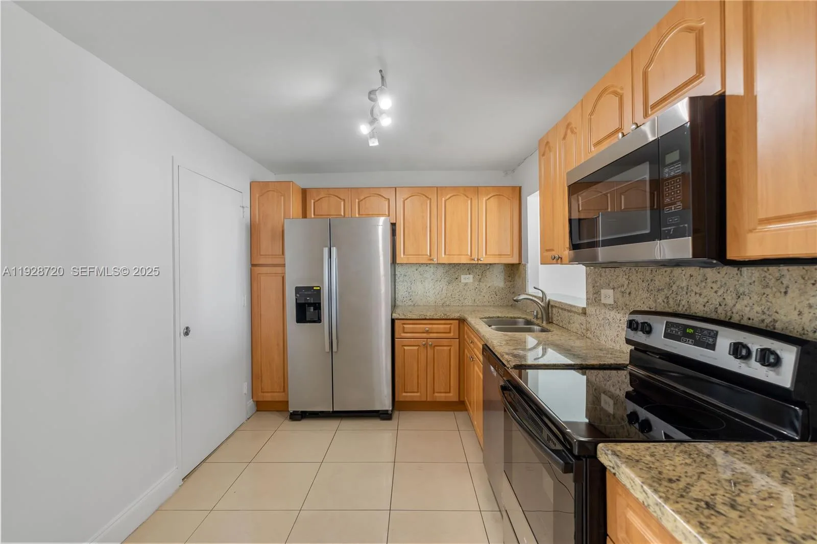 7135 Collins Ave # 613, Miami Beach, FL 33141 photo 5