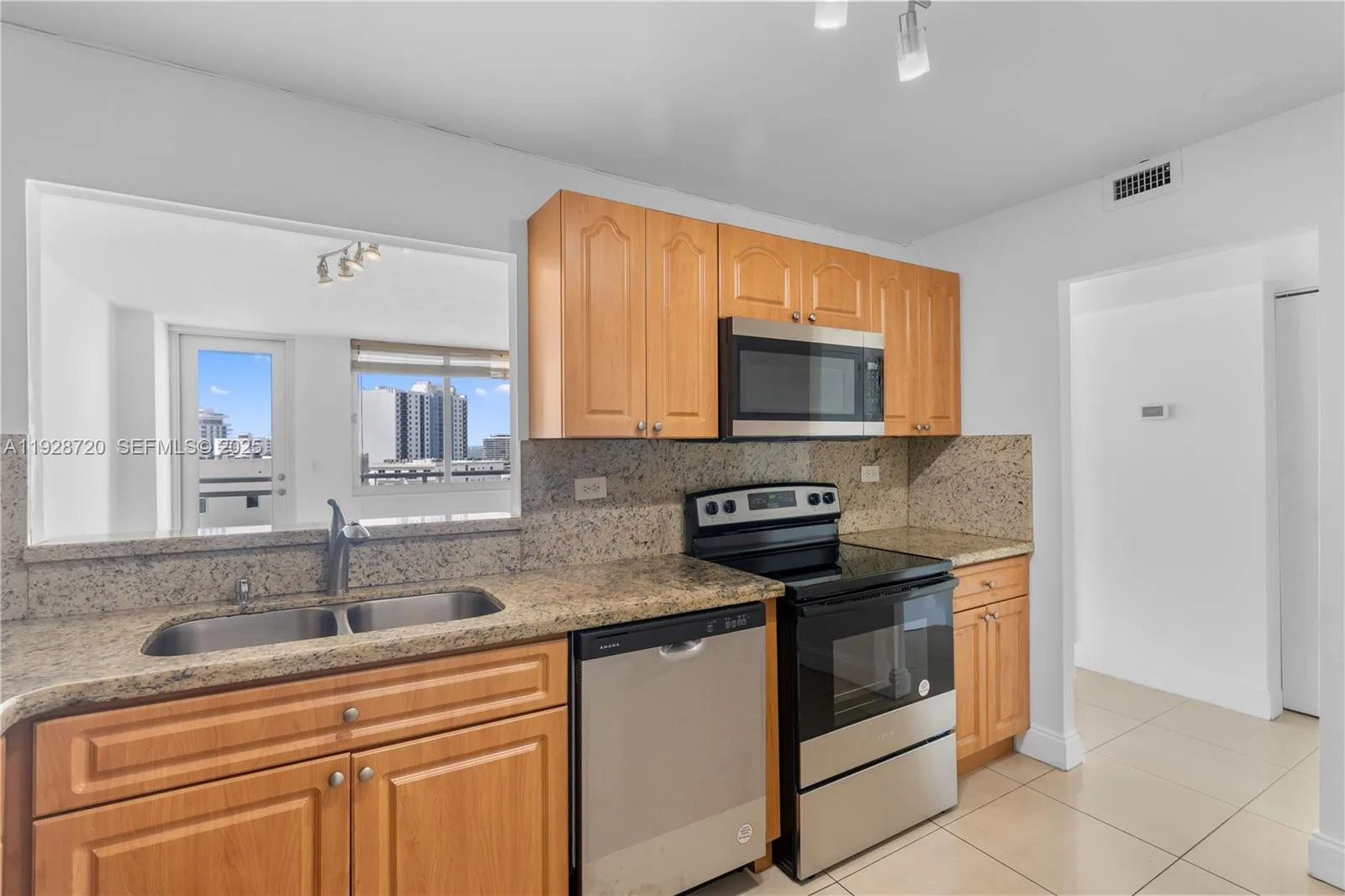 7135 Collins Ave # 613, Miami Beach, FL 33141 photo 6