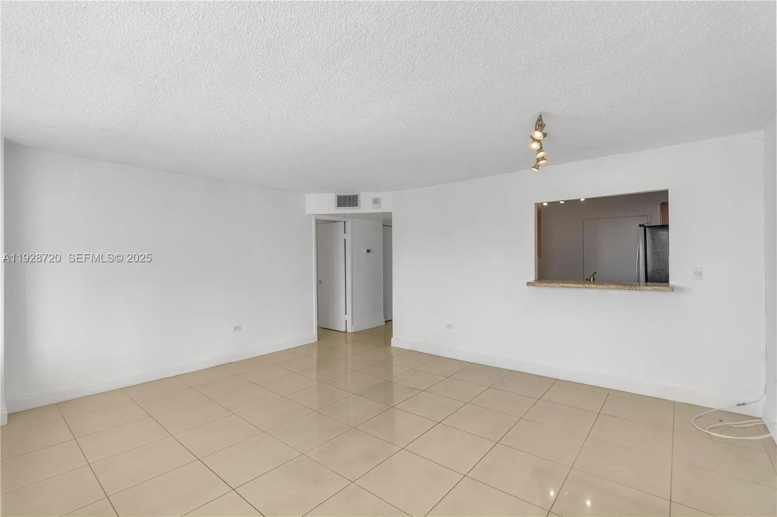 7135 Collins Ave # 613, Miami Beach, FL 33141 photo 9