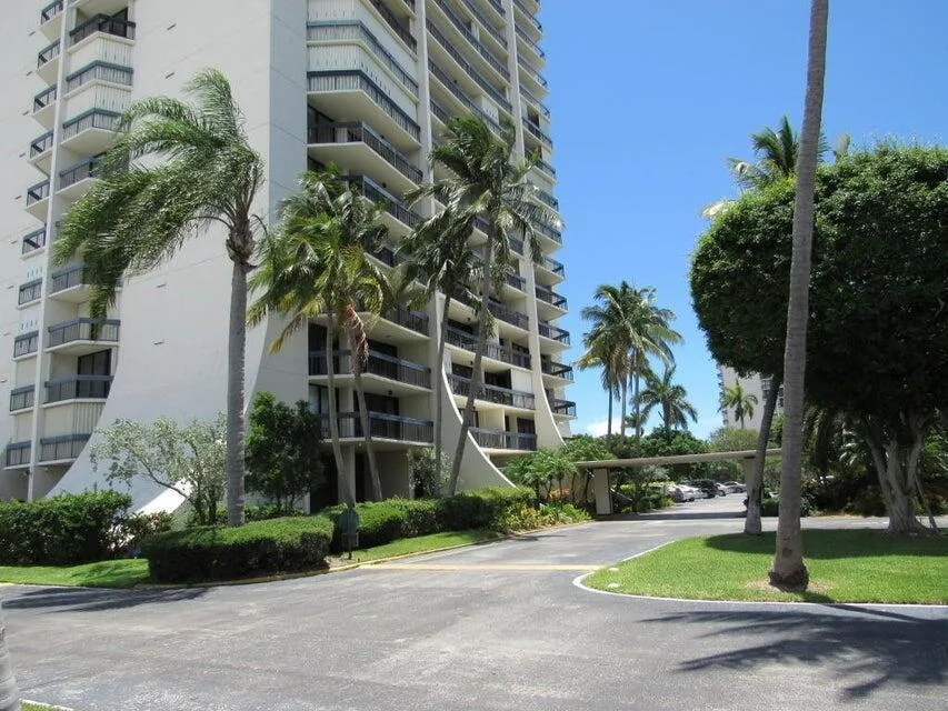 2400 Presidential Way # 1803, West Palm Beach, FL 33401