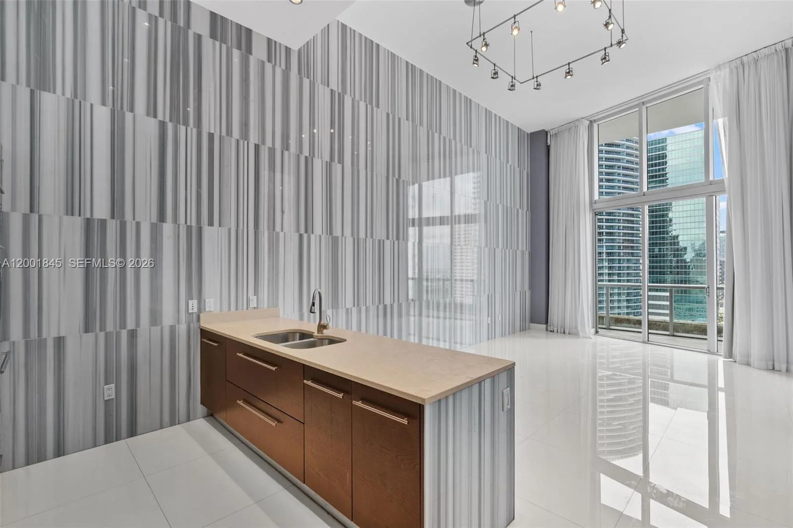 475 Brickell Ave # 2812, Miami, FL 33131