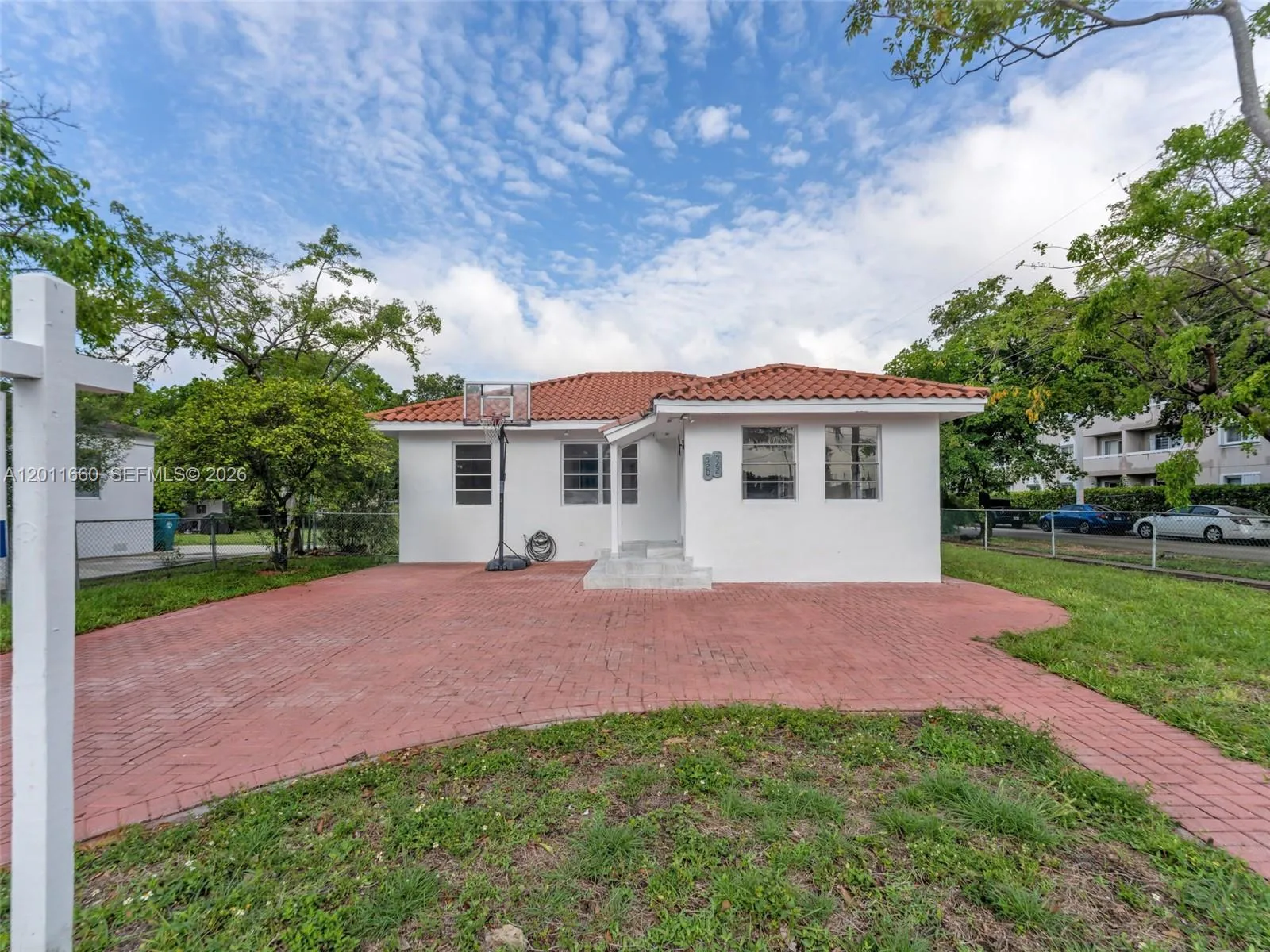 520 NW 32nd Pl # 520, Miami, FL 33125 photo 2