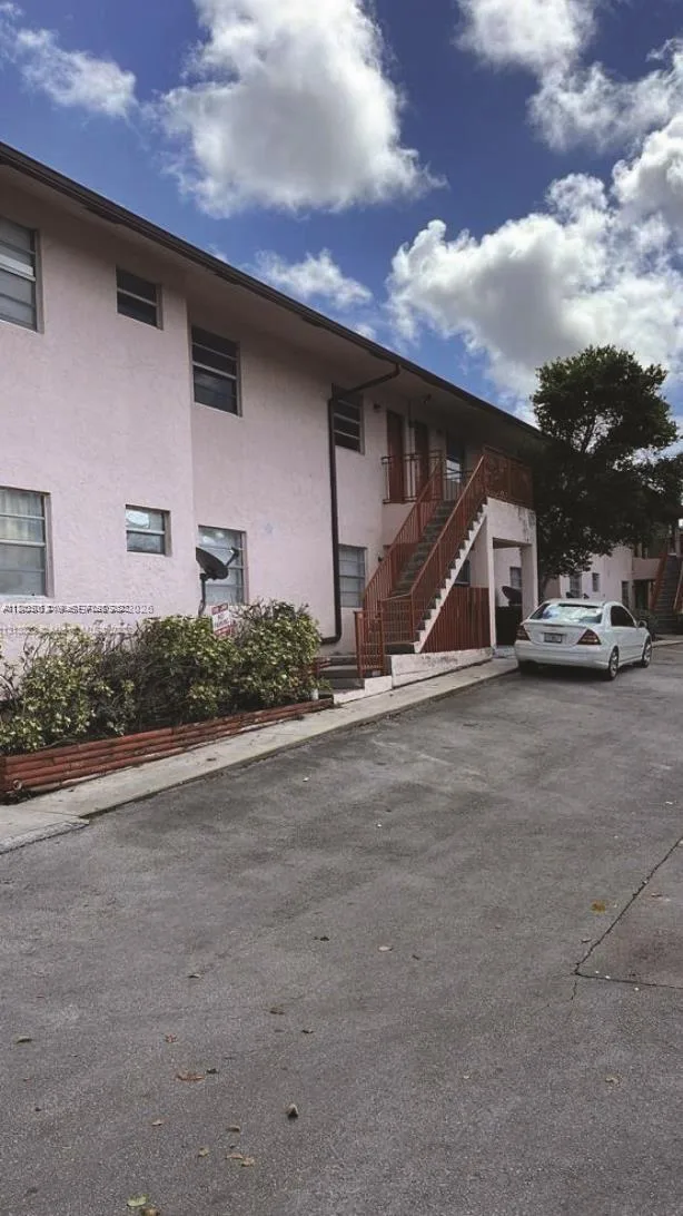 2920 Pierce St # 12, Hollywood, FL 33020
