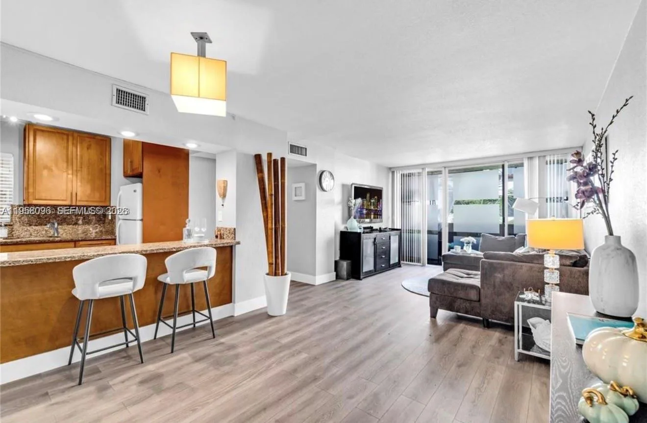 830 NW 87t ave # 303, Miami, FL 33172