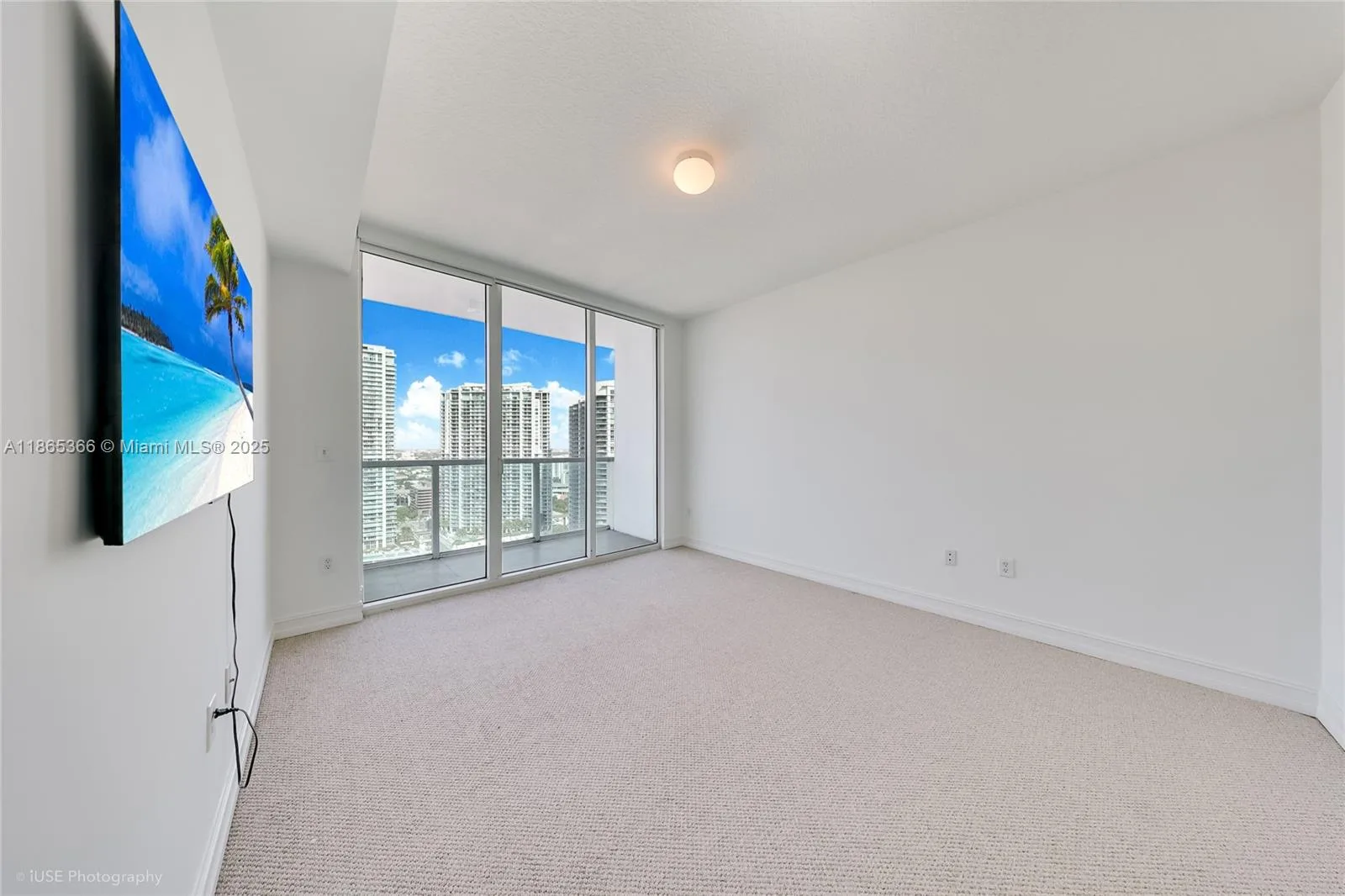 31 SE 5th St # 3421, Miami, FL 33131 photo 11