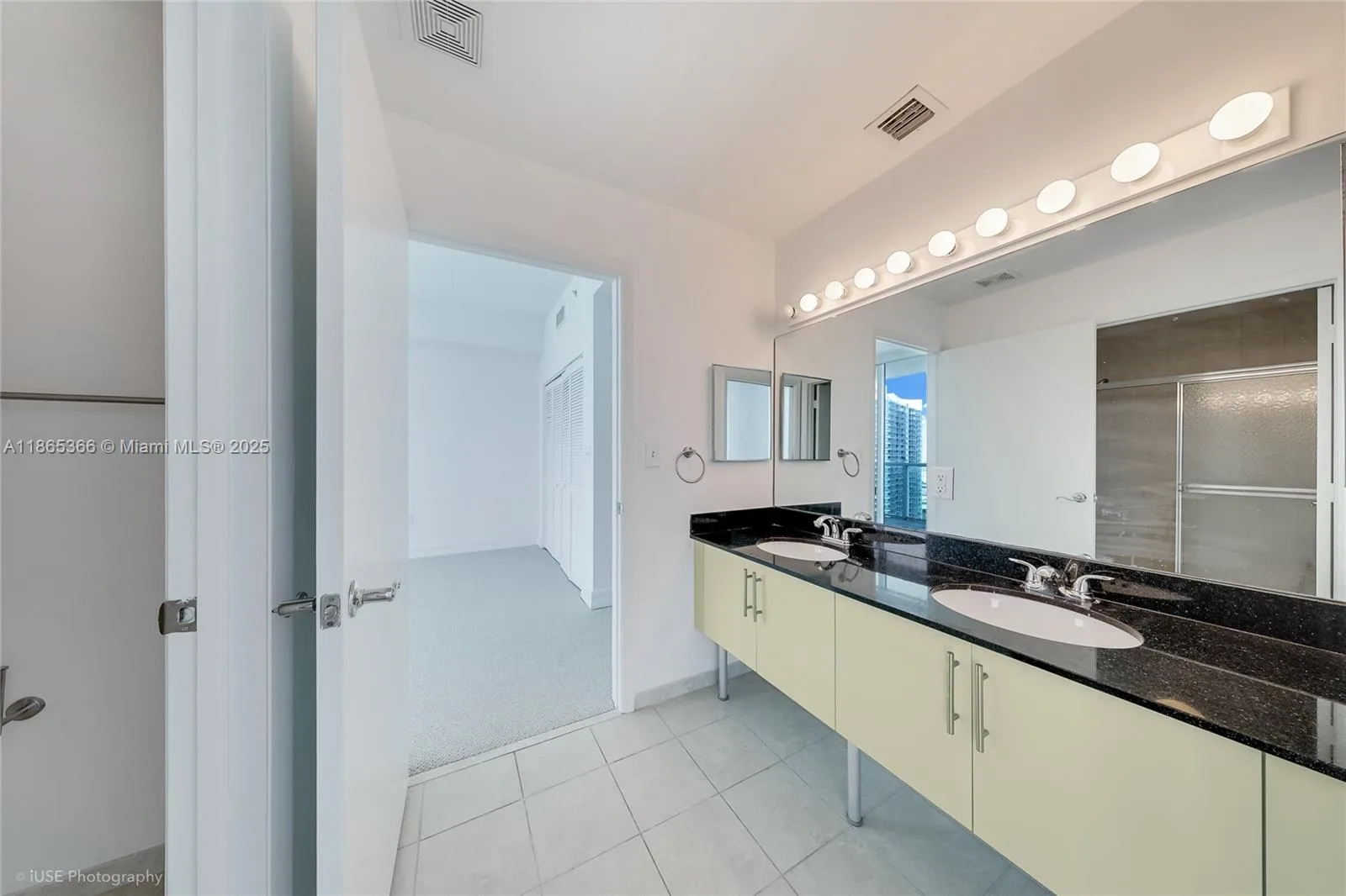 31 SE 5th St # 3421, Miami, FL 33131 photo 12