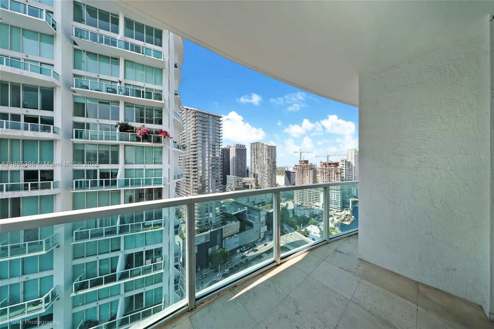 31 SE 5th St # 3421, Miami, FL 33131 photo 3