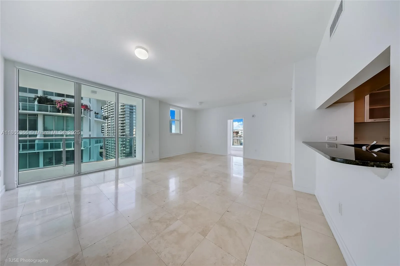 31 SE 5th St # 3421, Miami, FL 33131 photo 6